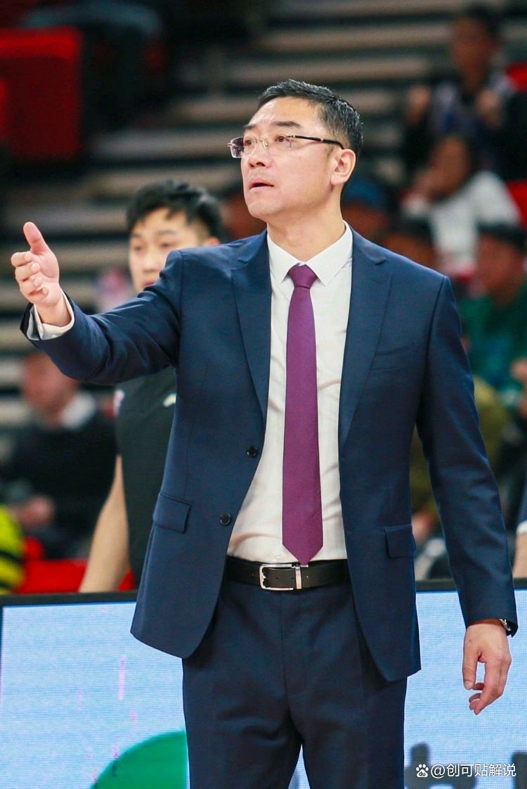 包含今晚体能课后；上海久事迎来里程碑备战全明星赛；媒体盛赞；资深球员宣示担当的词条